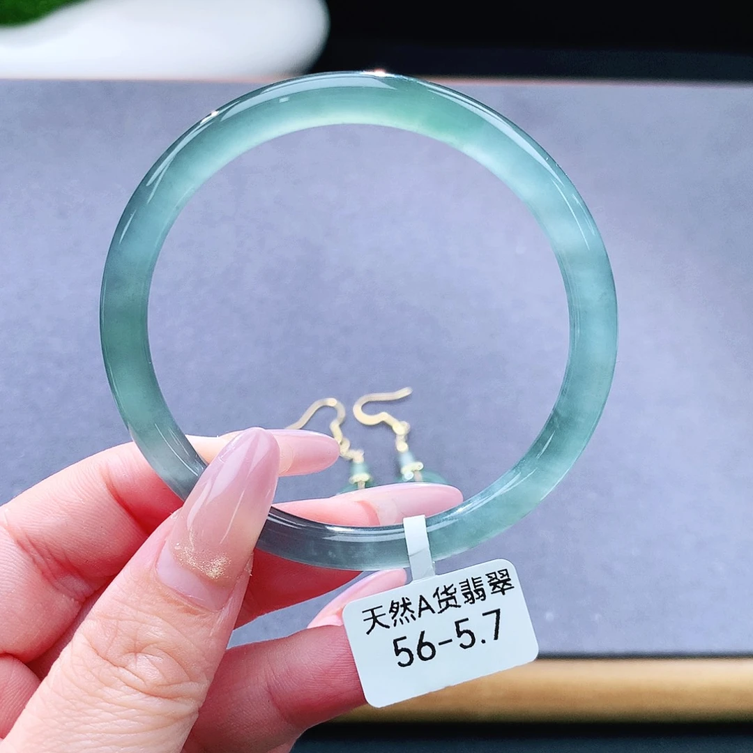 未镶嵌手镯（圆镯）翡翠