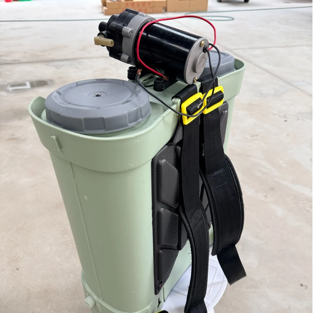 新款三缸泵四缸泵电动喷雾器农用打药高压家用农药喷洒器消毒喷壶