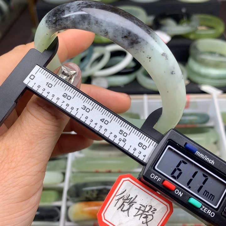 蛇纹石玉未镶嵌手镯876