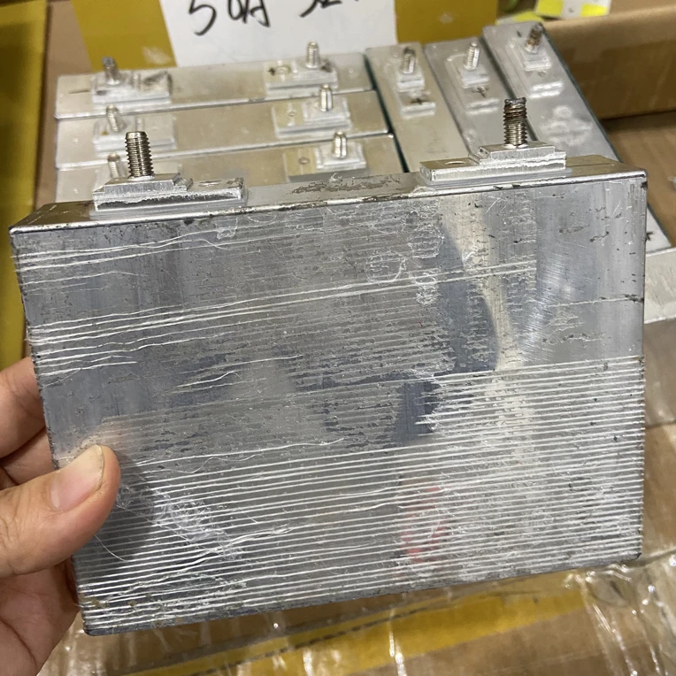 处理50A3.2V磷酸铁锂单体电池一个（不退不换）