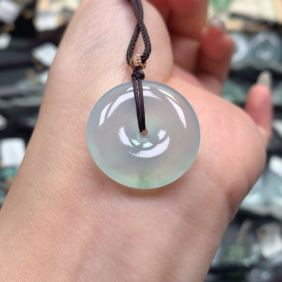 翡翠颈饰未镶嵌扣子