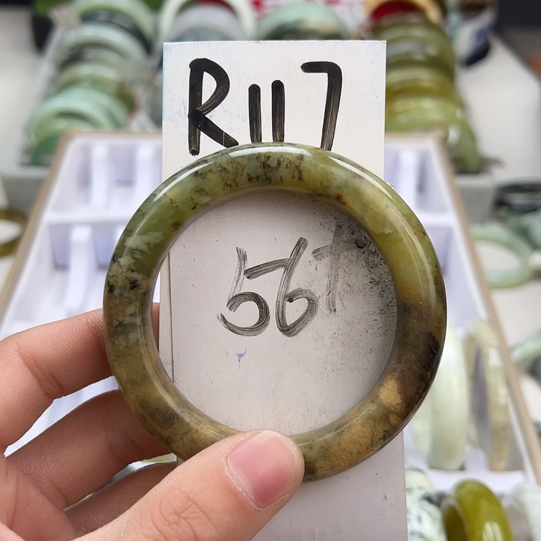 岫玉手镯未镶嵌天然岫玉