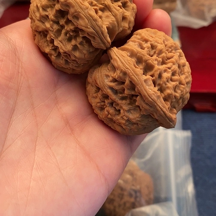 【闪购商品】文玩核桃吊坠南疆