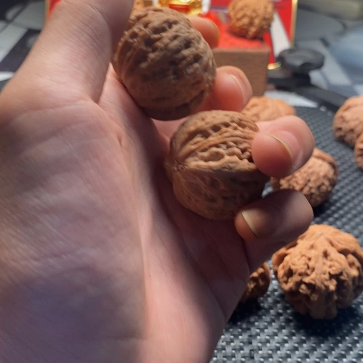 梁***.文玩核桃精品对铁锤