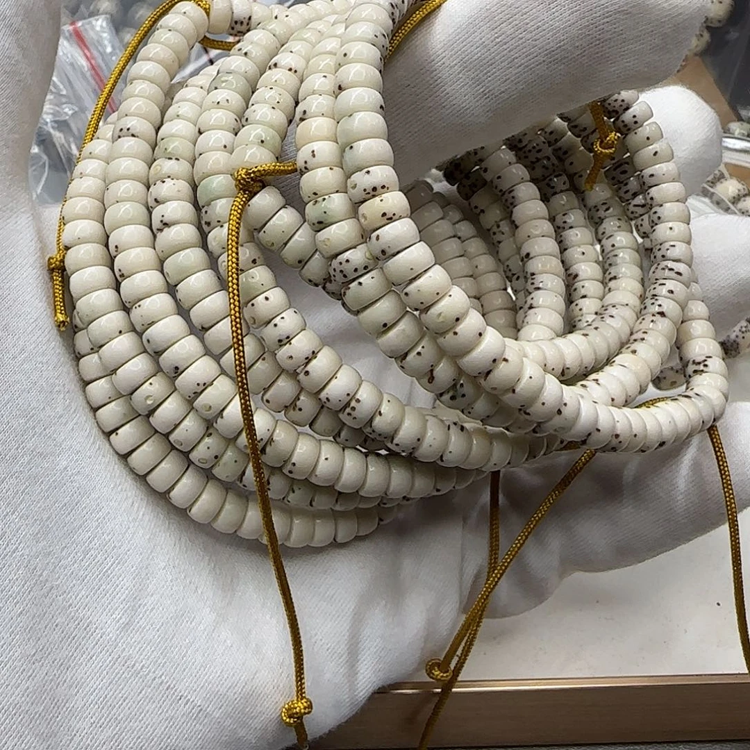 吊坠星月菩提188。