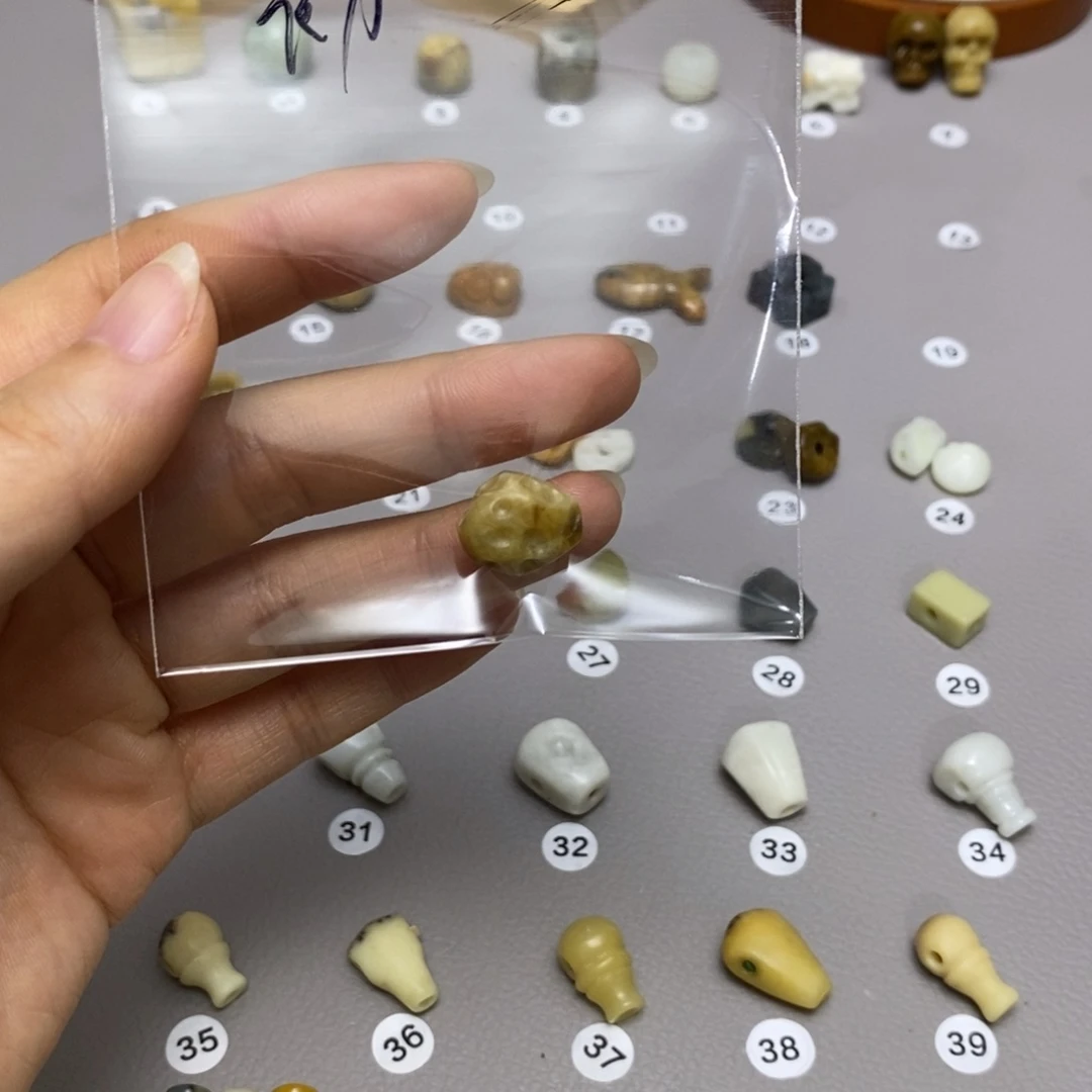蛇纹石玉配饰合金初*