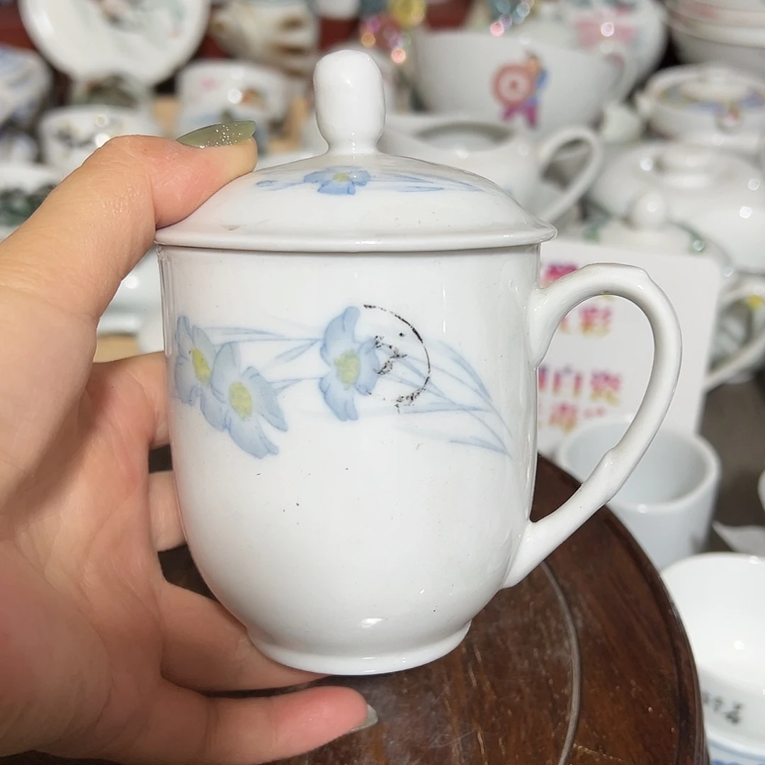 醴陵高温瓷群力微瑕杯