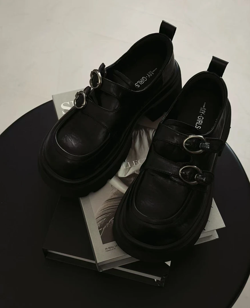 小松糕 秋季新款英伦风巨好看厚底乐福鞋8882