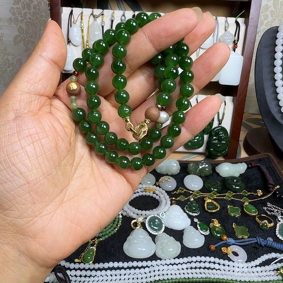 敏****和田玉未镶嵌颈饰