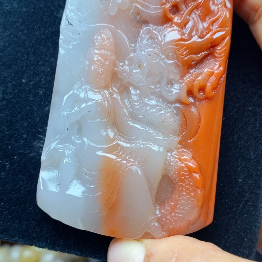 石英质玉（黄龙玉）未镶嵌颈饰