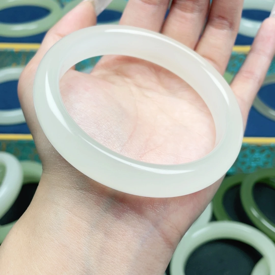 未****59加正圈冰白手镯