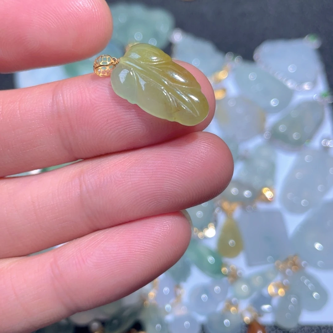 翡翠颈饰18K金镶嵌翡翠