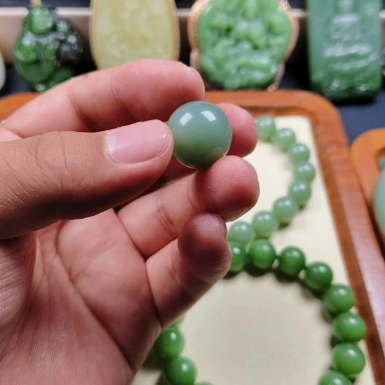 玩***头和田玉未镶嵌颈饰