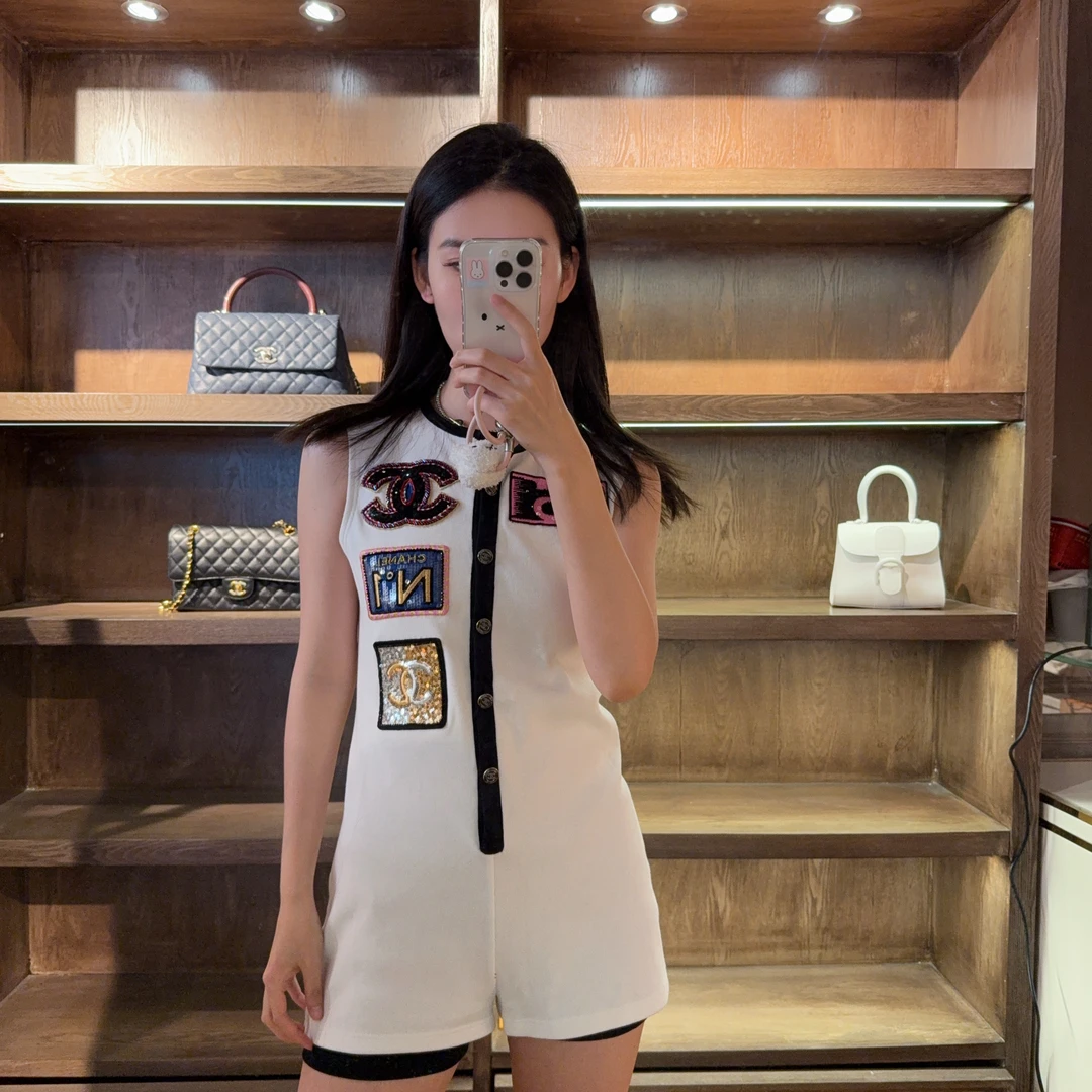95新 Chanel/香奈儿 麦殿/钉珠双C白色连体裤/250604YXYVP16
