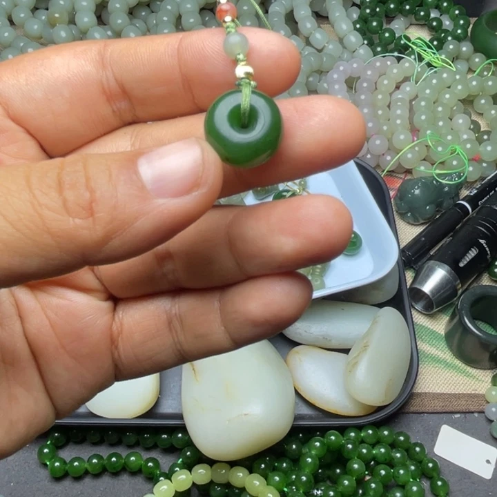 和田玉未镶嵌珠宝半成品