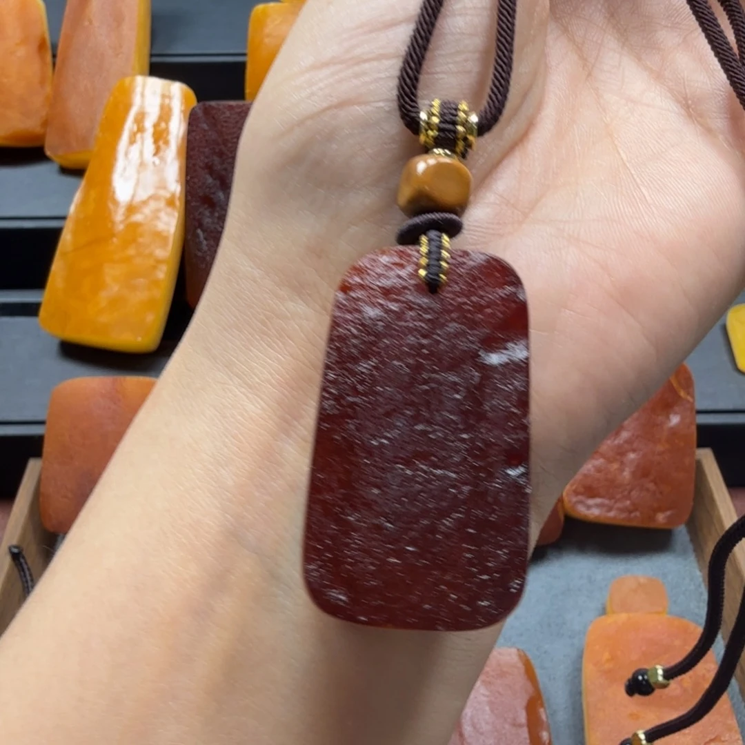 未镶嵌吊坠(赠链)琥珀