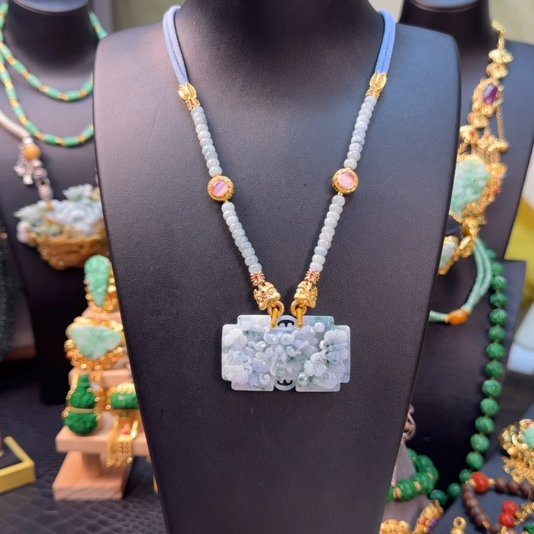 翡翠未镶嵌吊坠(赠链)福利套装炸价