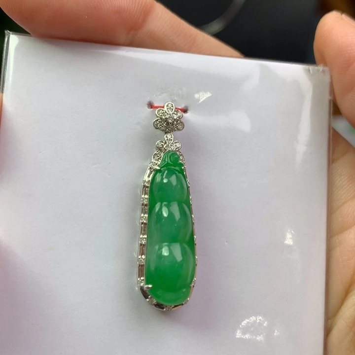 未****翡翠18K金镶嵌颈饰翡翠吊坠