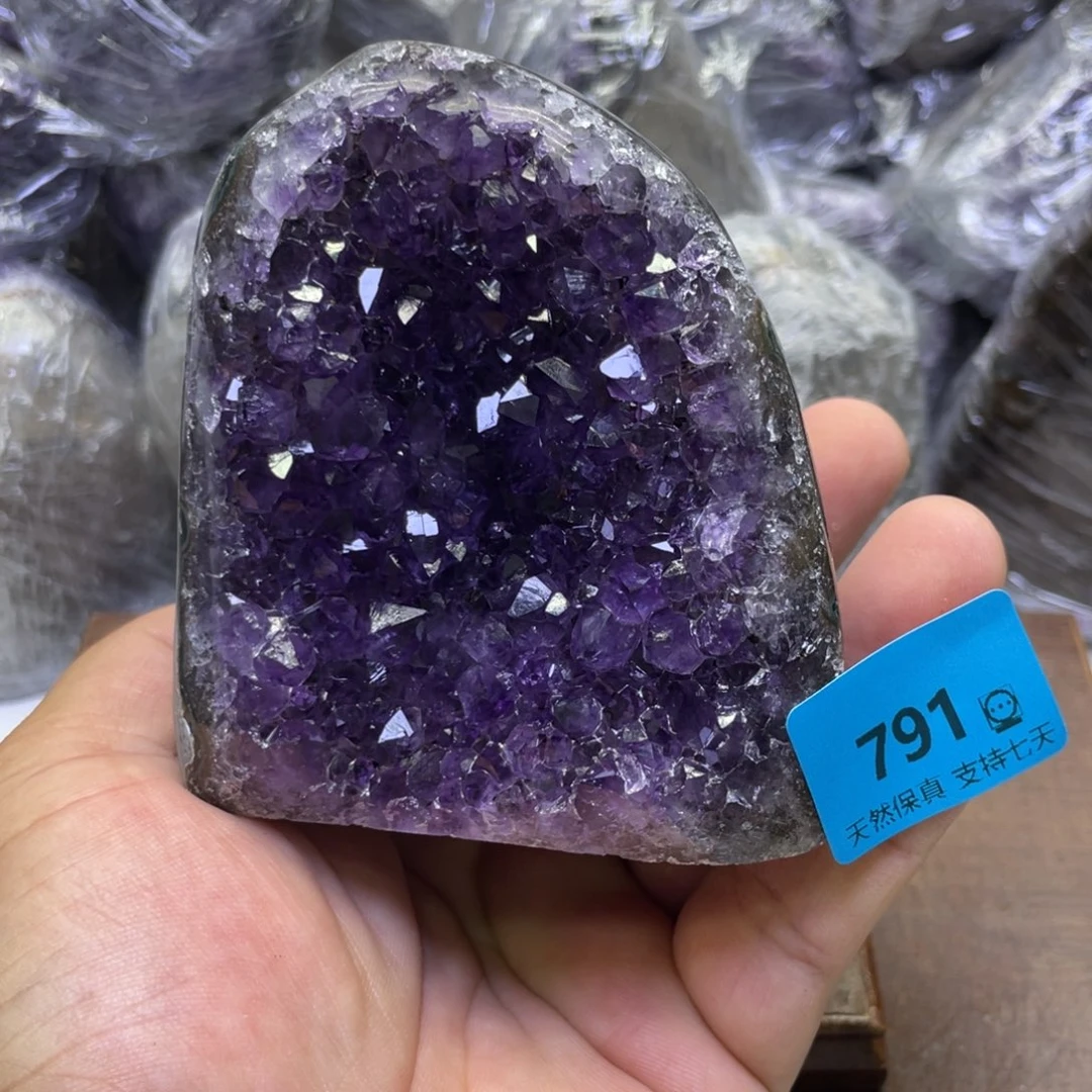 未镶嵌水晶大型摆件（非配饰）