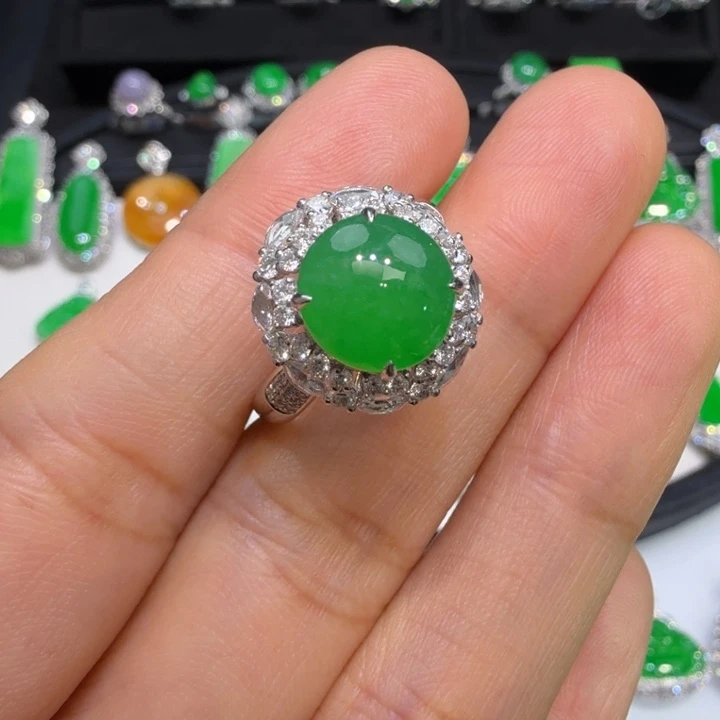 翡翠18K金镶嵌颈饰收到货48小时鉴赏期