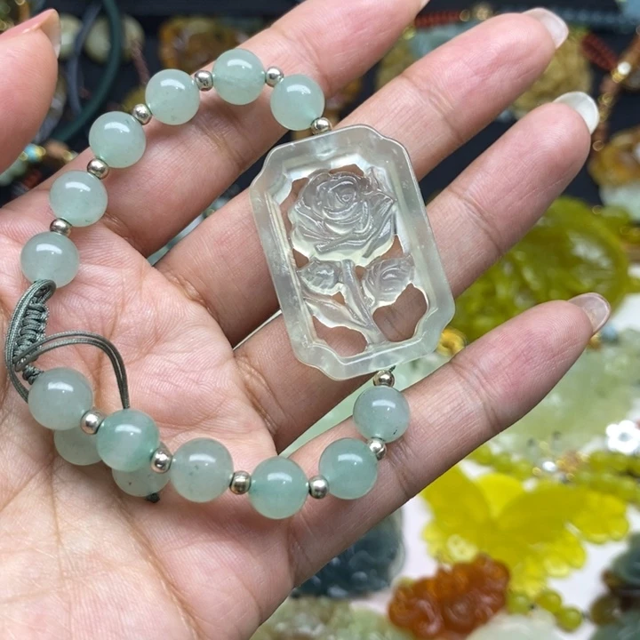 蛇纹石玉未镶嵌颈饰