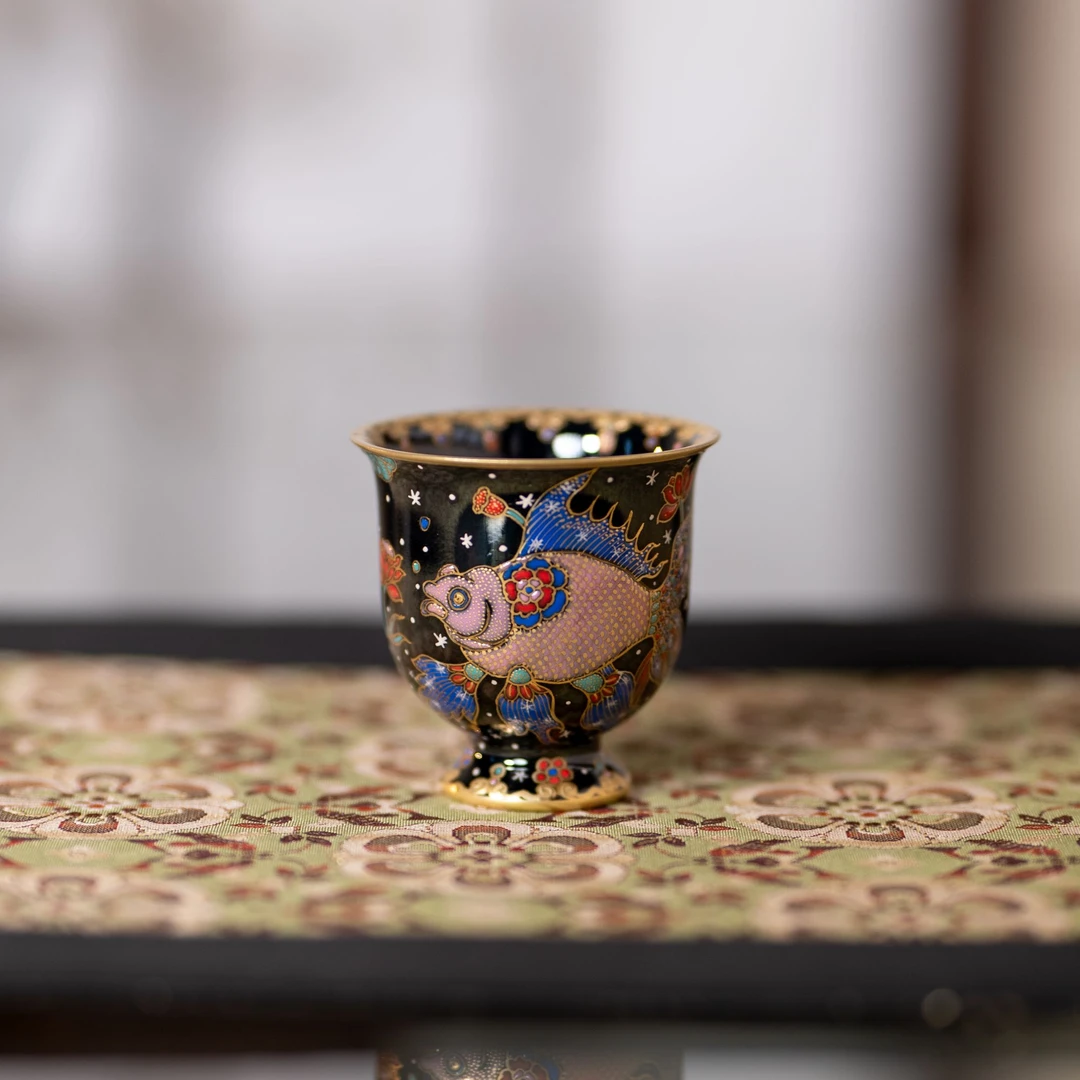 LXGF0262 灵玺 黑地珐琅锦鲤小高足杯