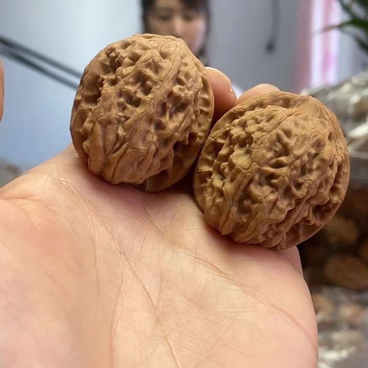 文玩核桃把件35.5红锦鲤