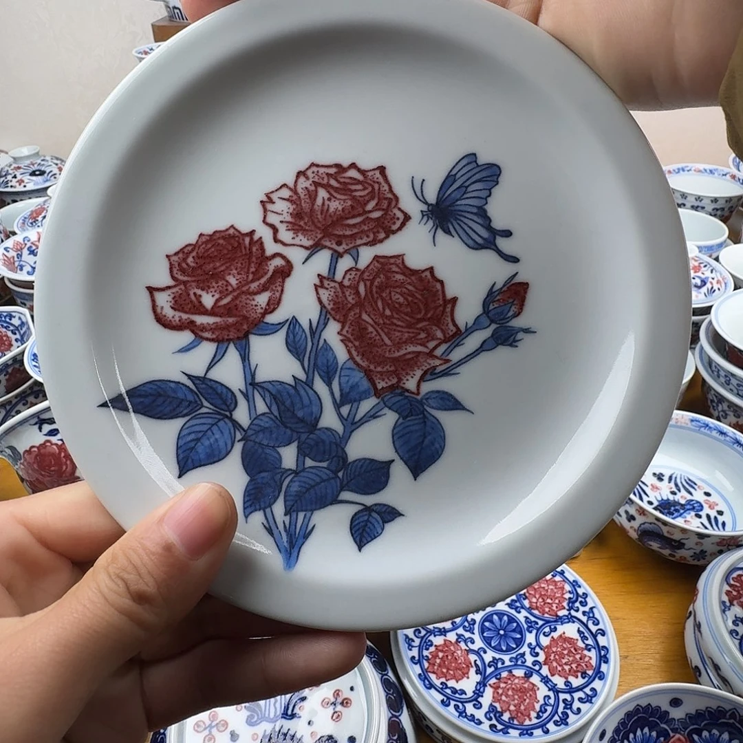 青花釉里红蝶恋花壶承