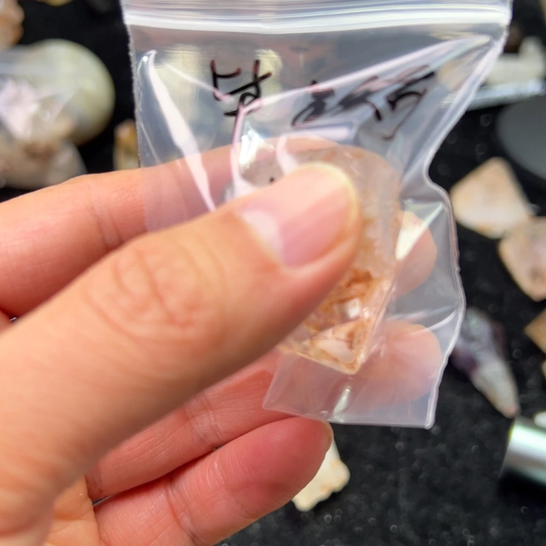 毕***店石材红泥骸骨特价