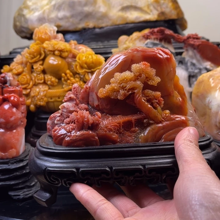 田黄石齐聚兰山摆件