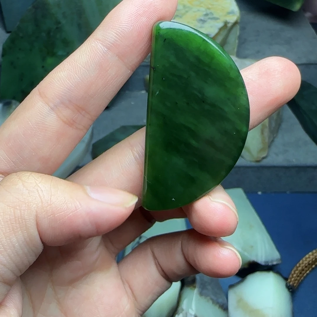 和田玉（糖玉）未镶嵌珠宝奇石