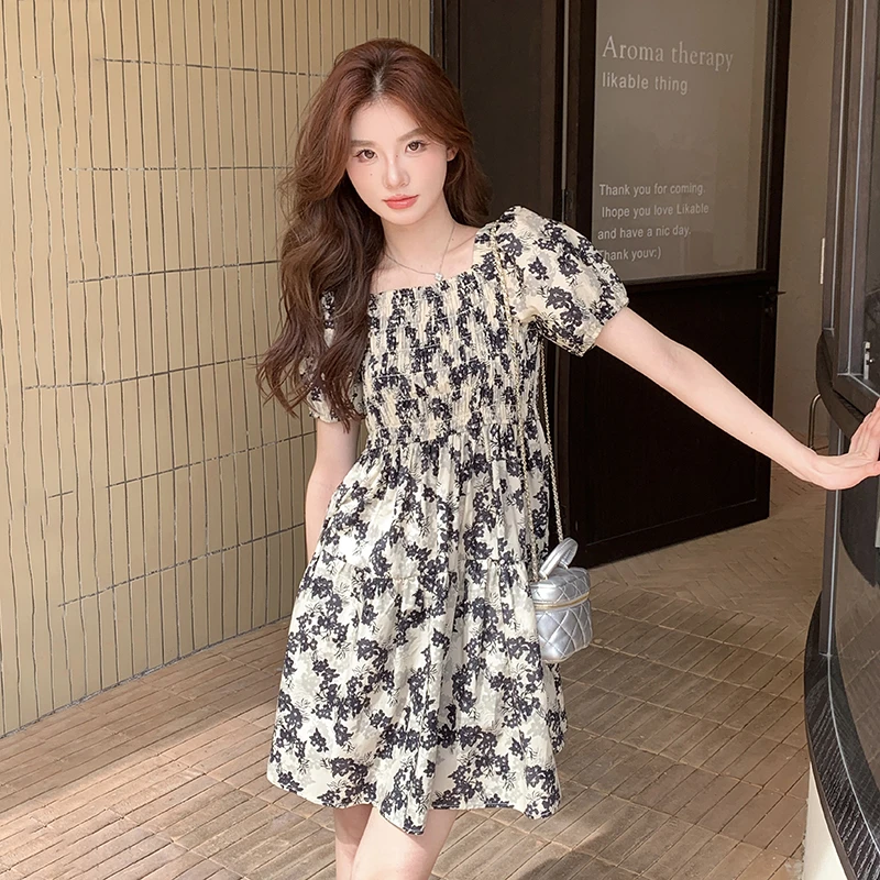 2025夏季新款碎花连衣裙女设计感小个子气质时尚五一洋气衣服女