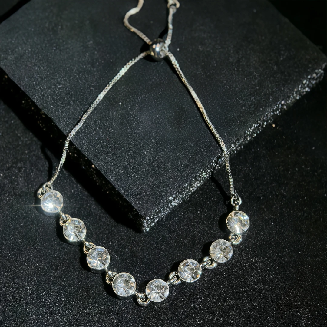 合金锆石手链 银色千金风可调节气质轻奢轻奢精致水晶原创设计