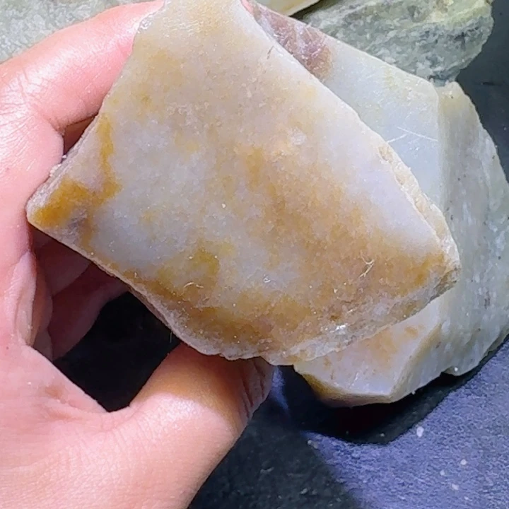 和田玉未镶嵌珠宝半成品
