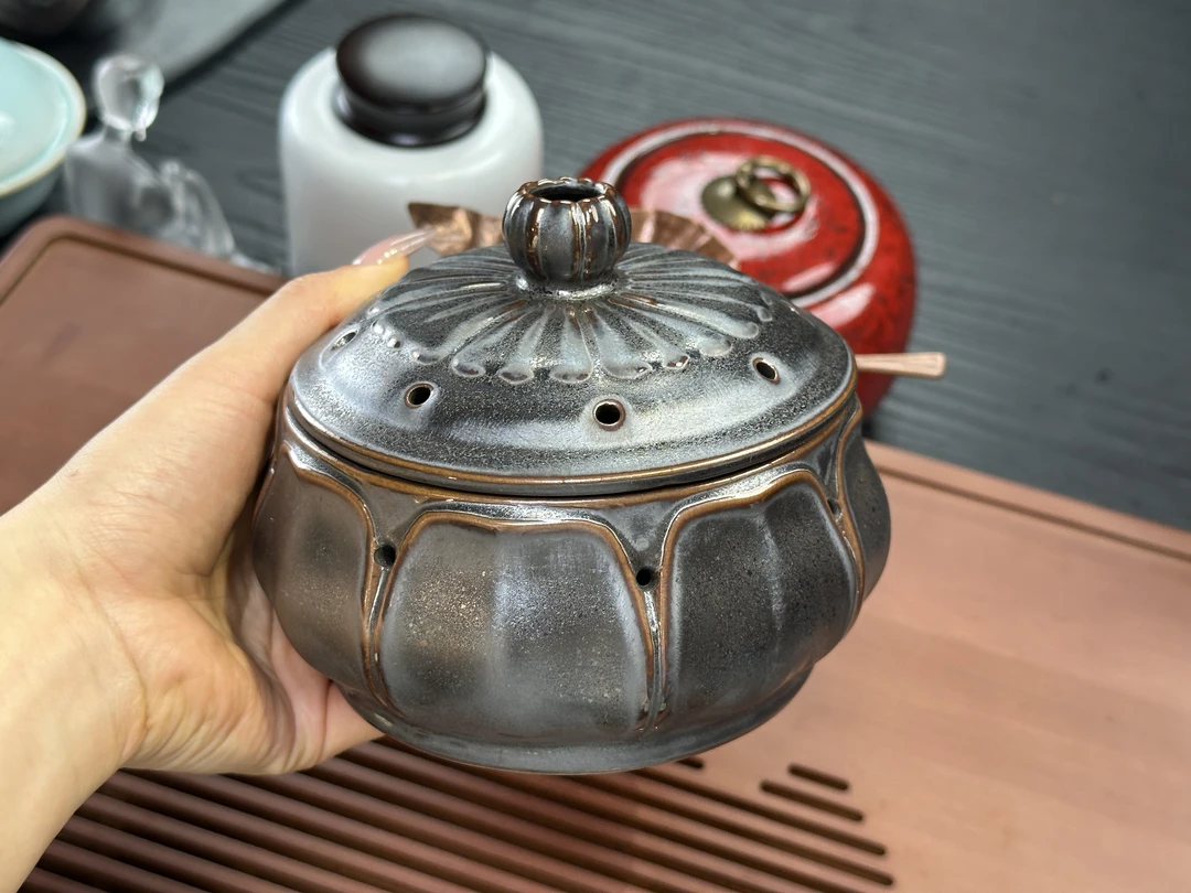伍家坊陶瓷 绽莲香薰炉(铁锈)
