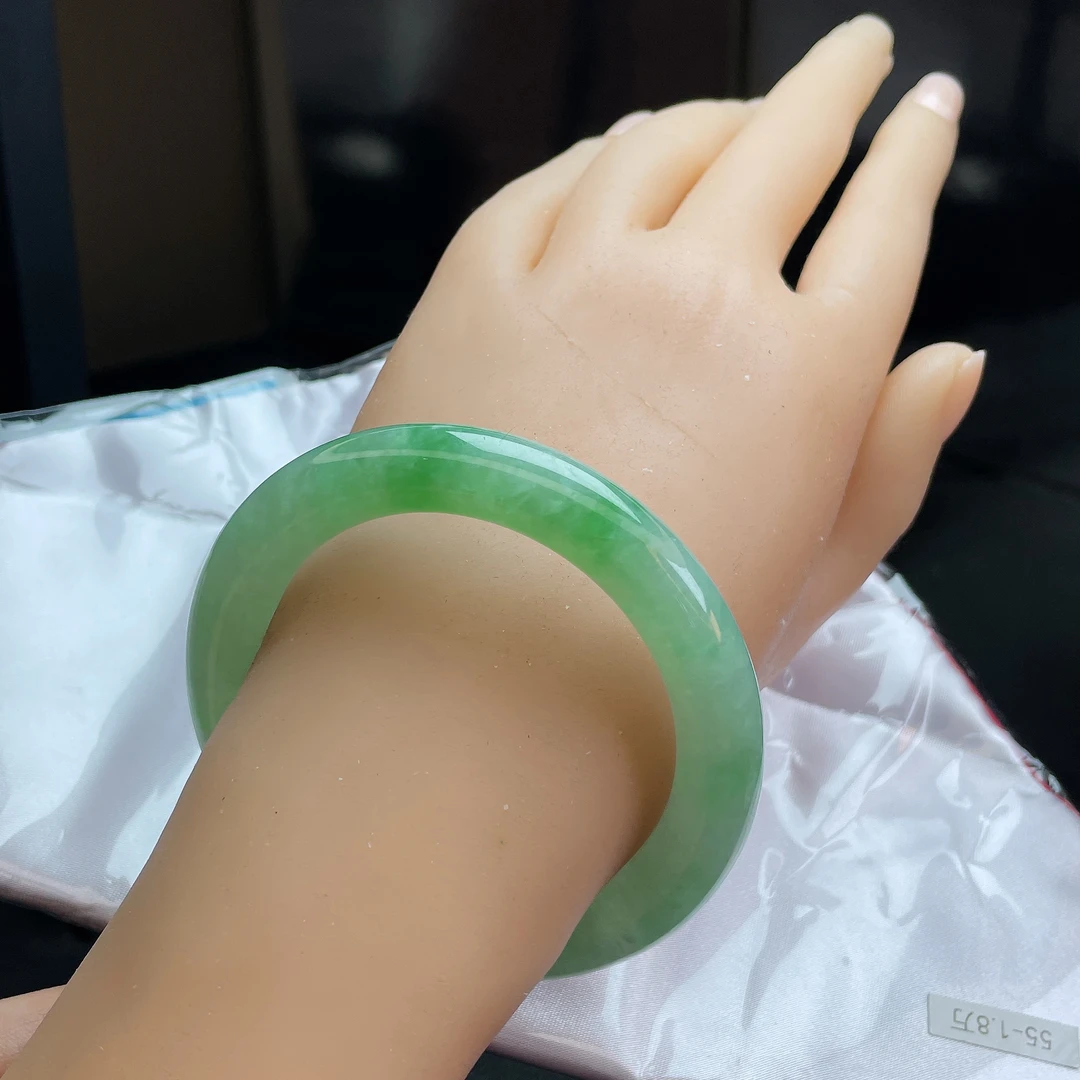 缅甸天然A货翡翠56圈口冰种阳绿圆条手镯高货翡翠手镯