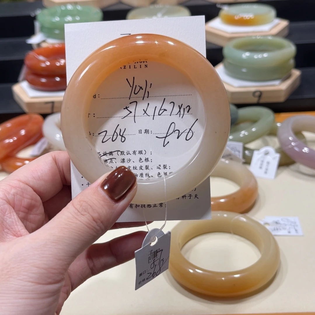 未镶嵌手镯石英质玉y***_