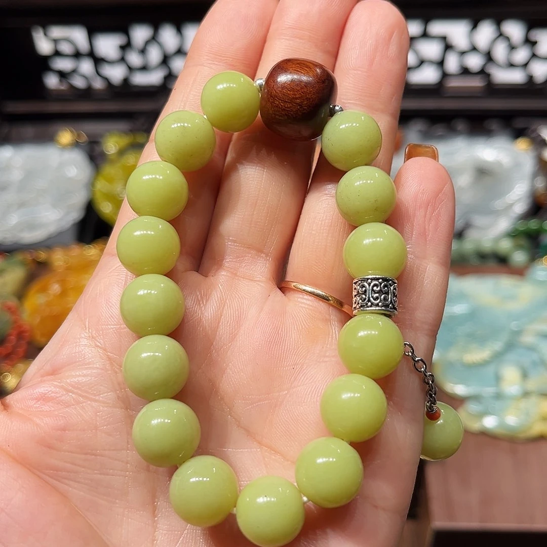 未镶嵌蛇纹石玉吊坠燕***飞