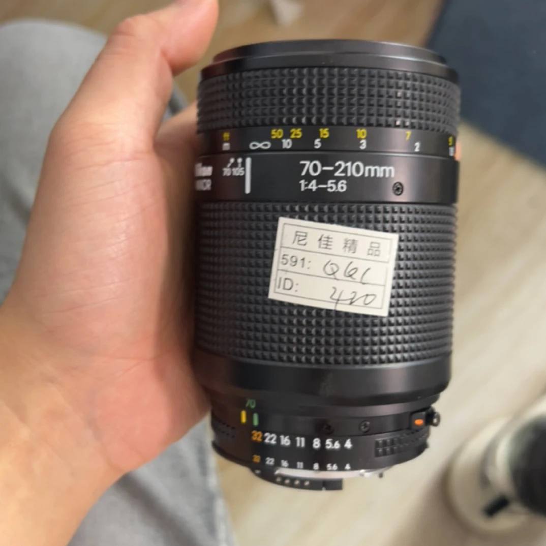9新 Nikon/尼康 卡口 二手单反相机/镜头（无配件）