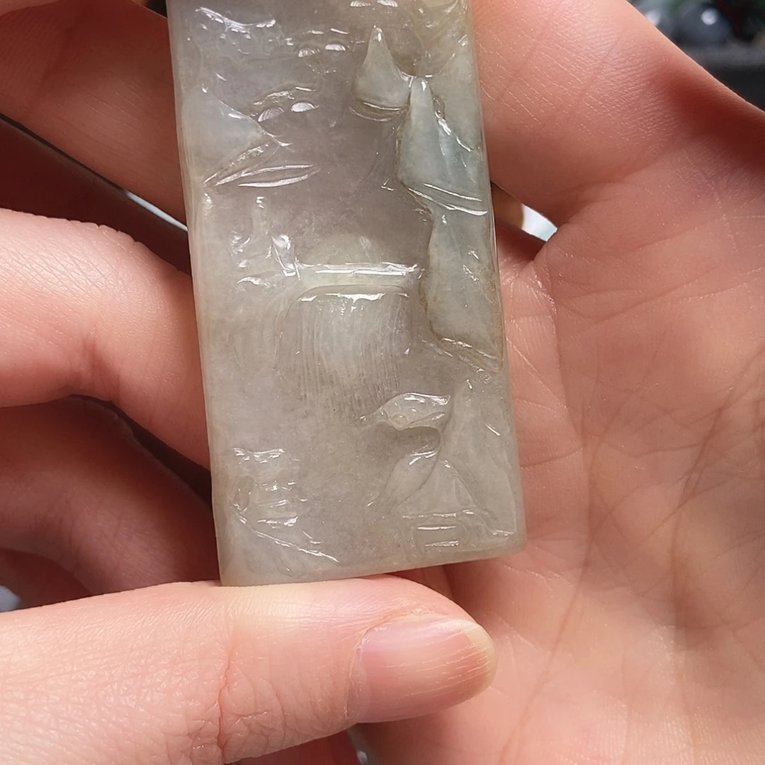 翡翠未镶嵌颈饰山水牌