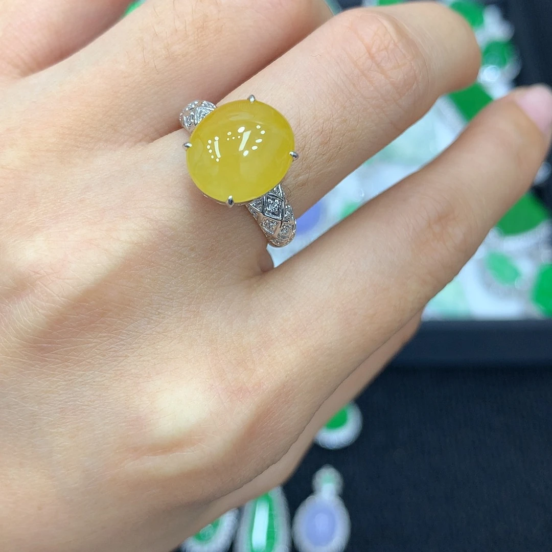 【闪购商品】翡翠戒指18K金镶嵌蛋面