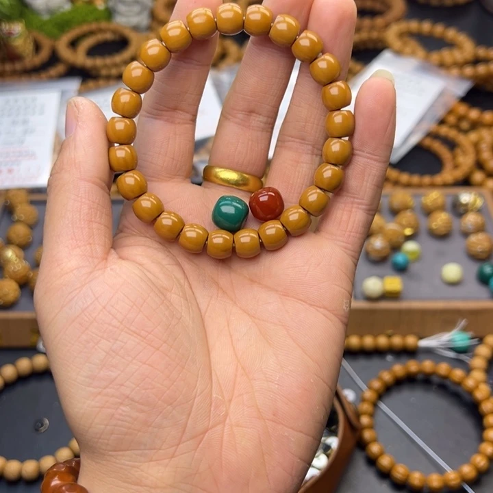 ****吊坠猴头核桃直切➕配饰红绿