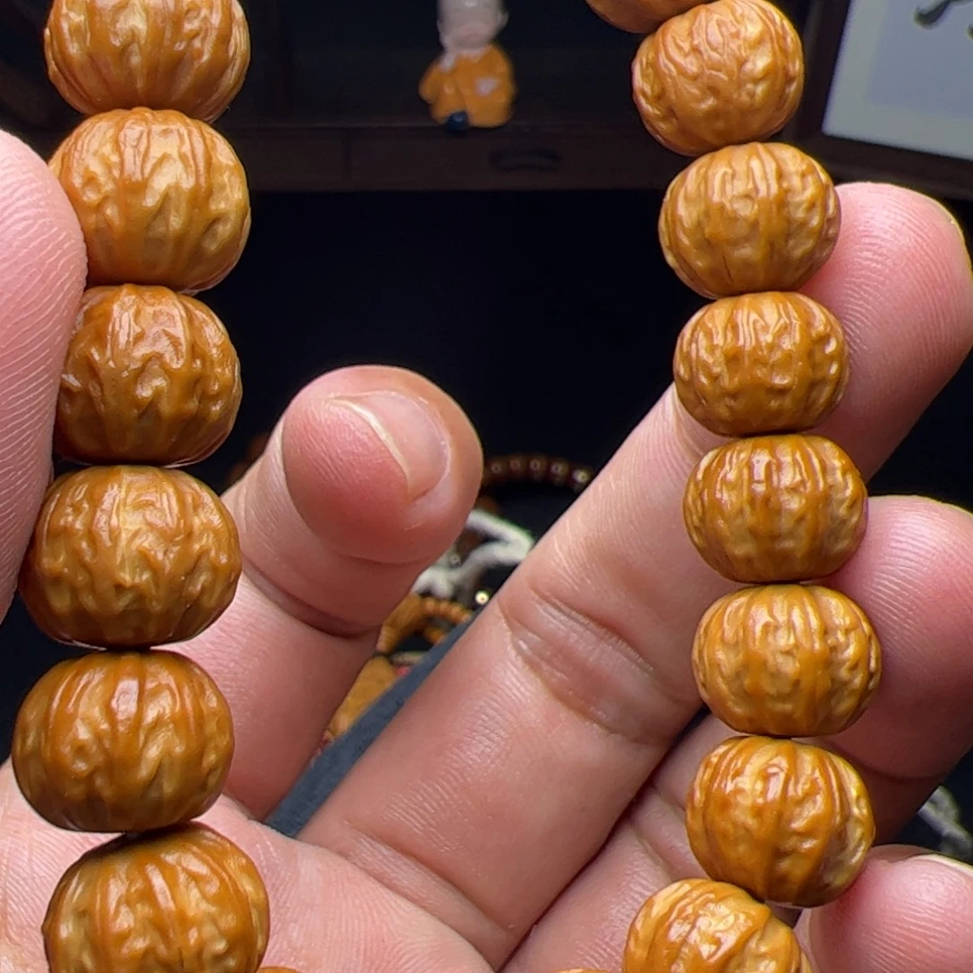 猴头核桃吊坠哦据咯