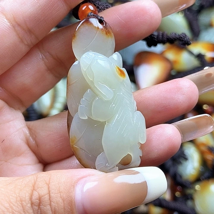 和田玉颈饰未镶嵌