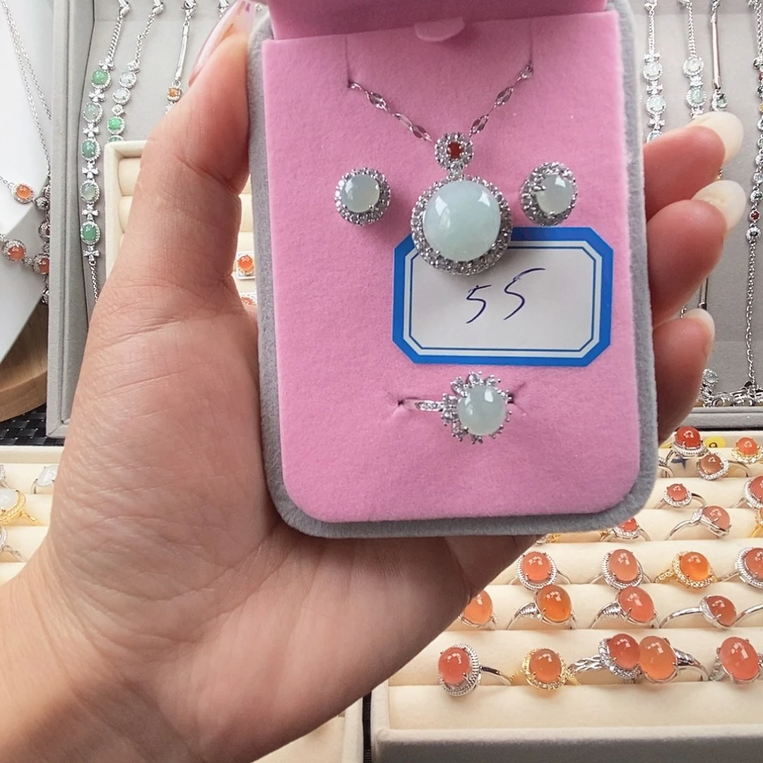 翡翠未镶嵌戒指缅甸