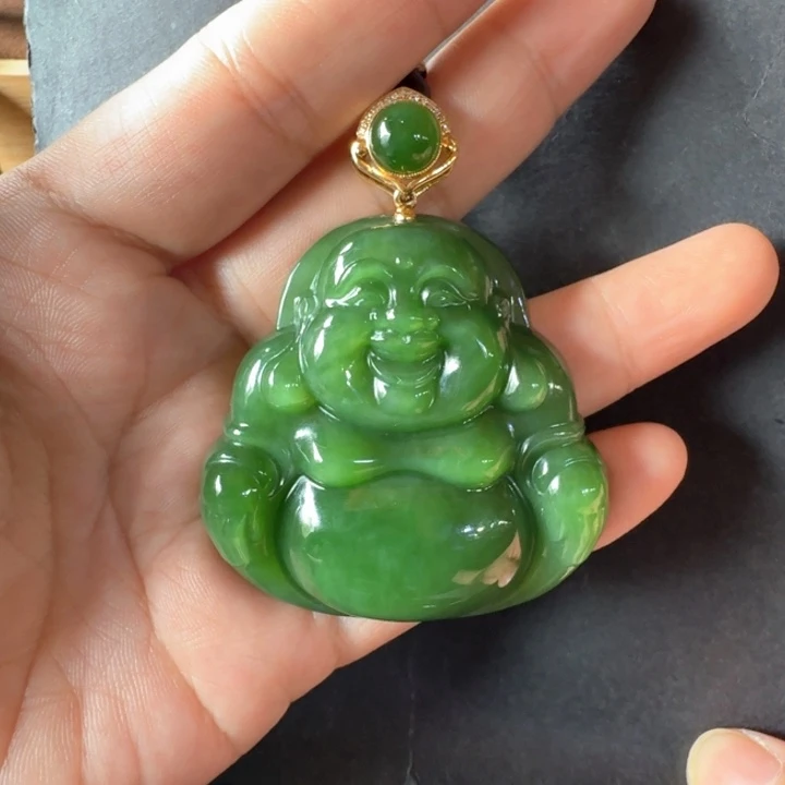 颈饰18K金镶嵌和田玉（碧玉）