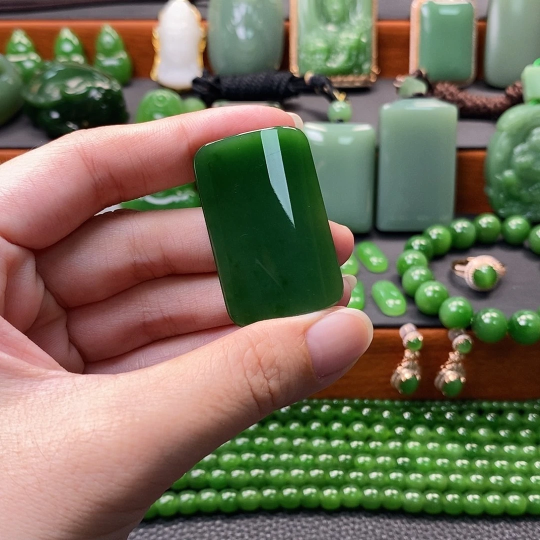 和田玉（碧玉）未镶嵌颈饰碧玉无事牌