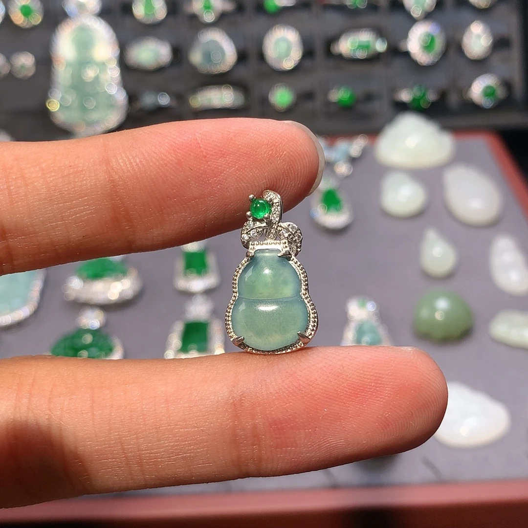 翡翠未镶嵌吊坠(不含链)