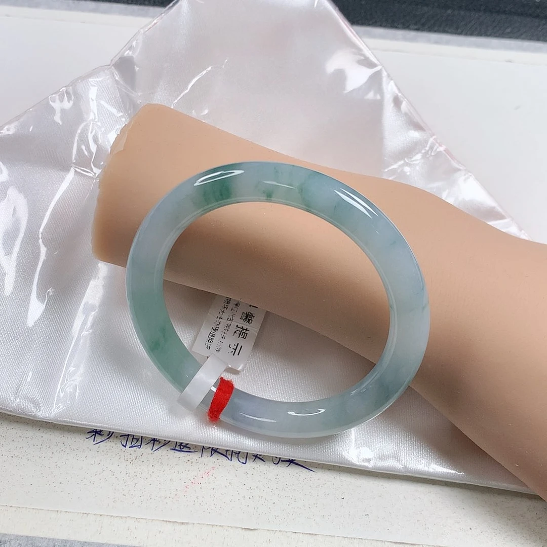 未镶嵌手镯翡翠 圆条 ①⑧⑦需包容纹