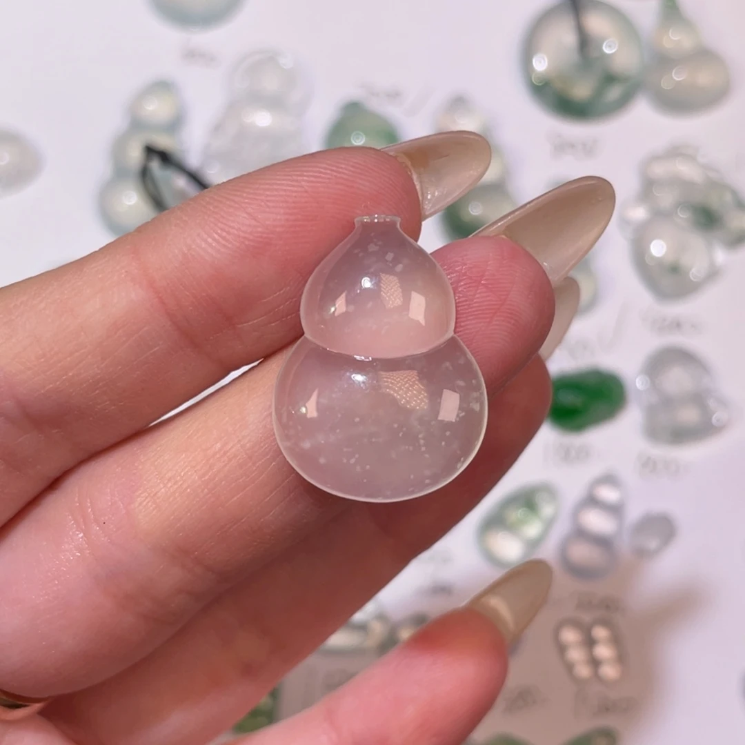 翡翠未镶嵌颈饰裸石